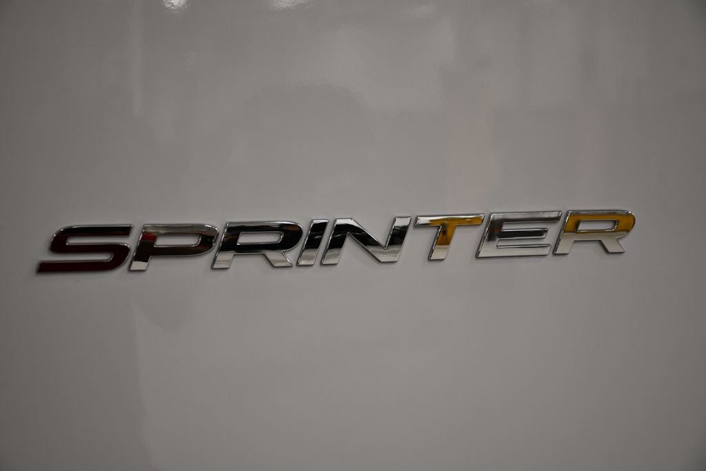 Thumbnail: 2025 Mercedes-Benz Sprinter - 9
