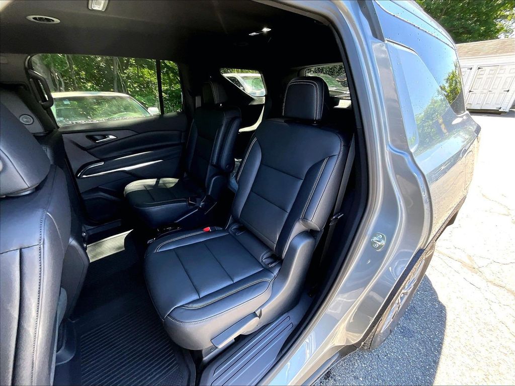 2026 Chevrolet Traverse — photo 15