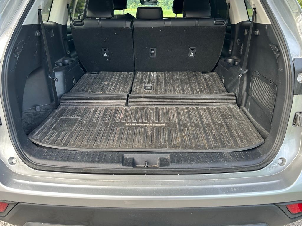 Thumbnail: 2021 Toyota Highlander - 10