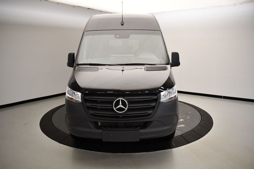 2024 Mercedes-Benz Sprinter 2500 8