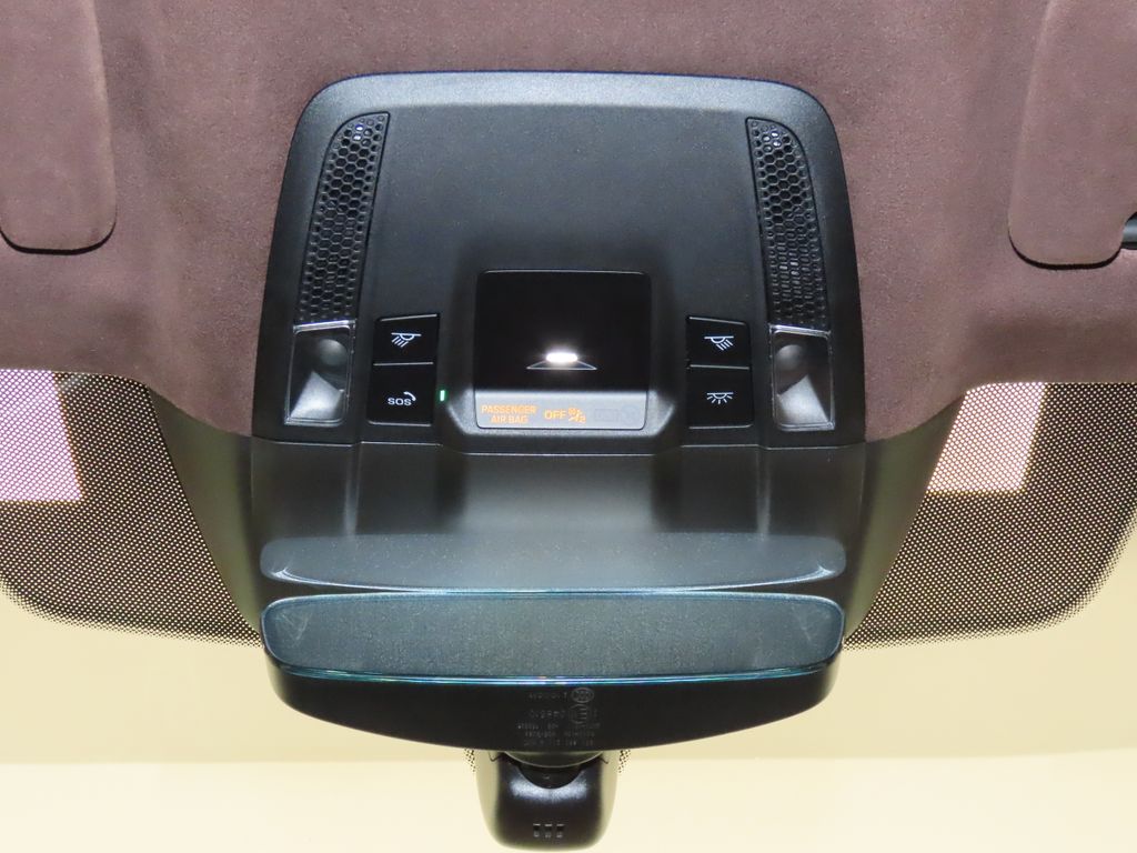 Thumbnail: 2021 Porsche Taycan - 32