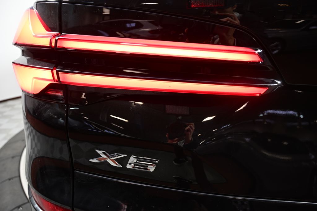 Thumbnail: 2026 BMW X5 - 12