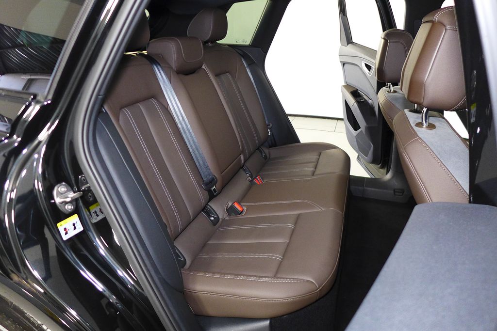 Thumbnail: 2024 Audi Q4 e-tron - 20