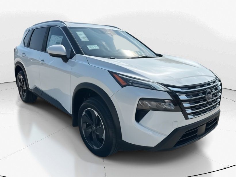2025 Everest White Pearl Nissan Rogue SV FWD SUV