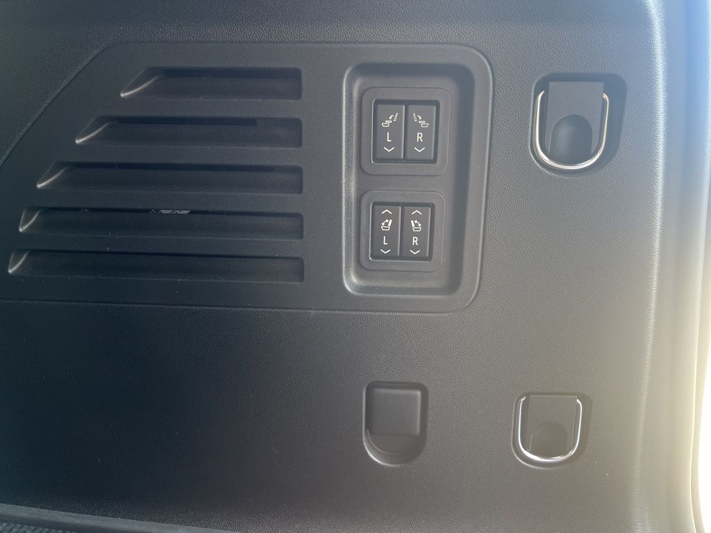 Thumbnail: 2025 GMC Acadia - 13
