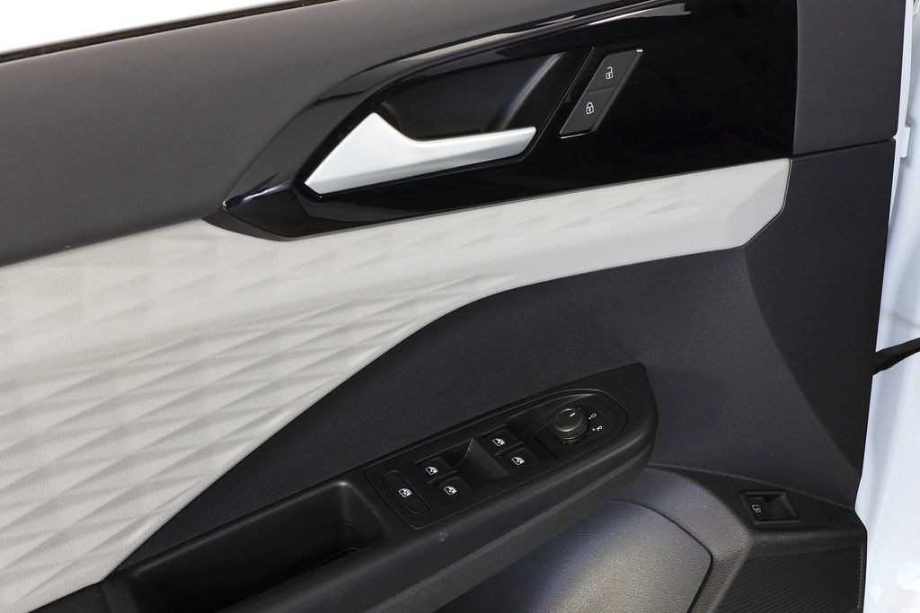 Thumbnail: 2022 Volkswagen Taos - 12