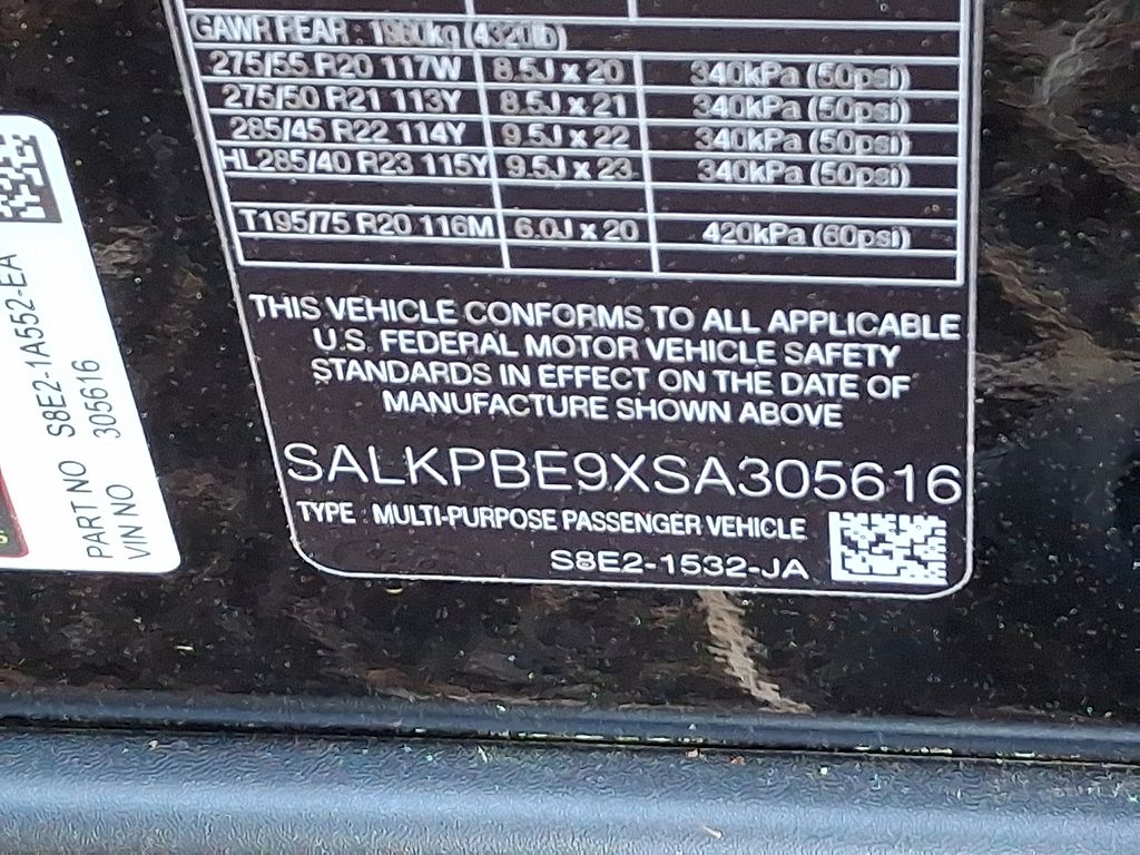 2025 Land Rover Range Rover SE 12
