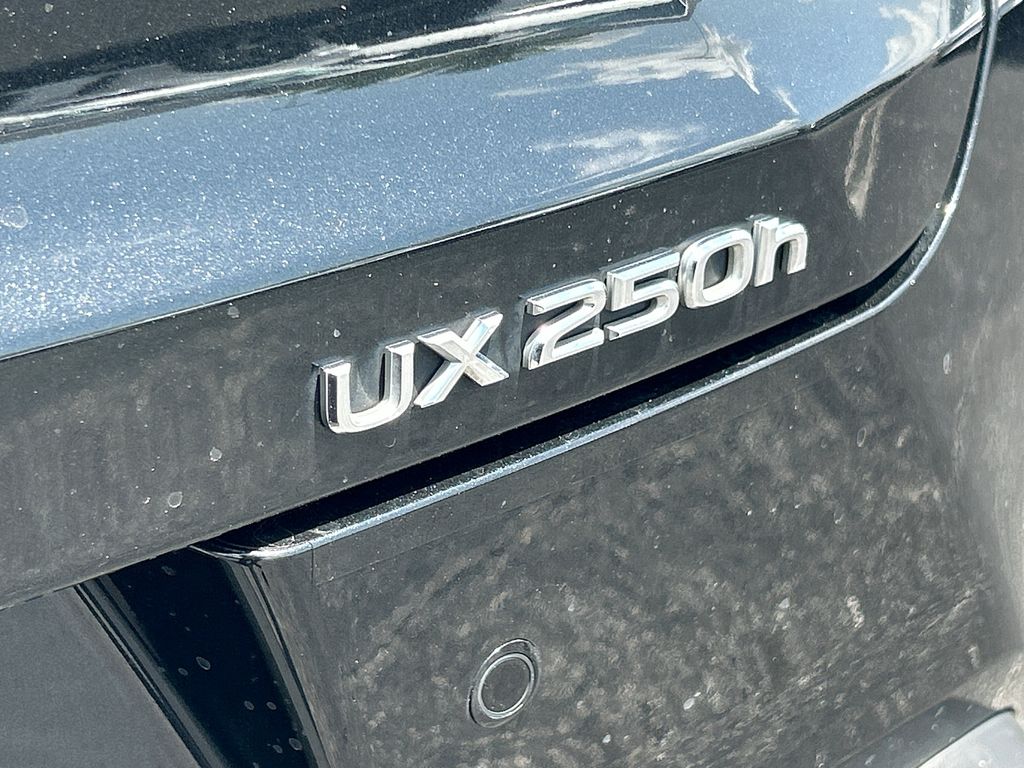 Thumbnail: 2024 Lexus UX - 27