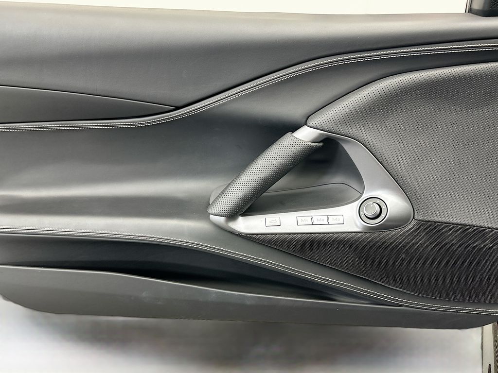 Thumbnail: 2019 Ferrari 812 - 21