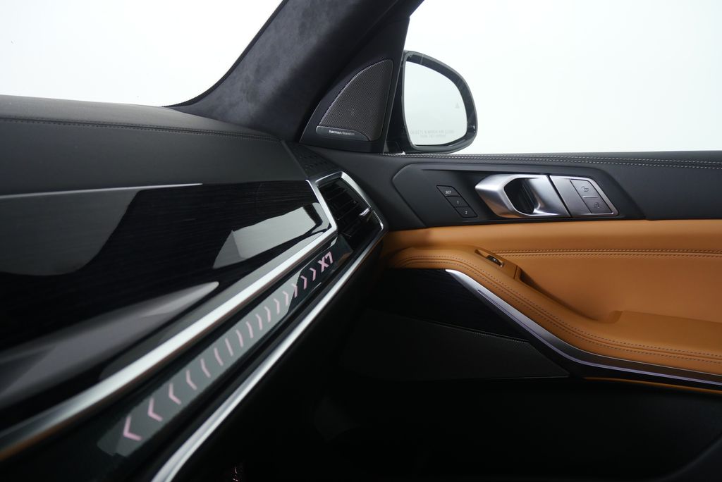 Thumbnail: 2027 BMW X7 - 26