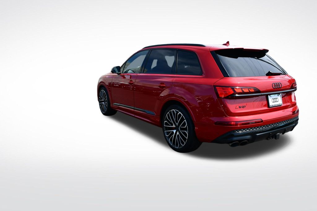 Thumbnail: 2026 Audi SQ7 - 3