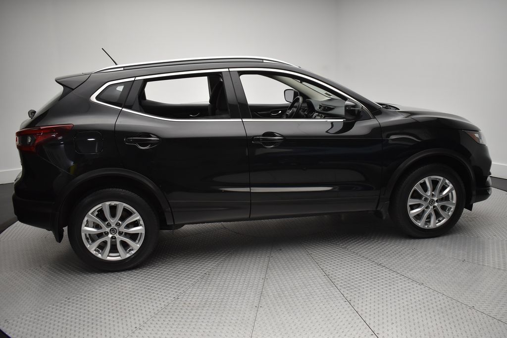 Thumbnail: 2021 Nissan Rogue Sport - 4