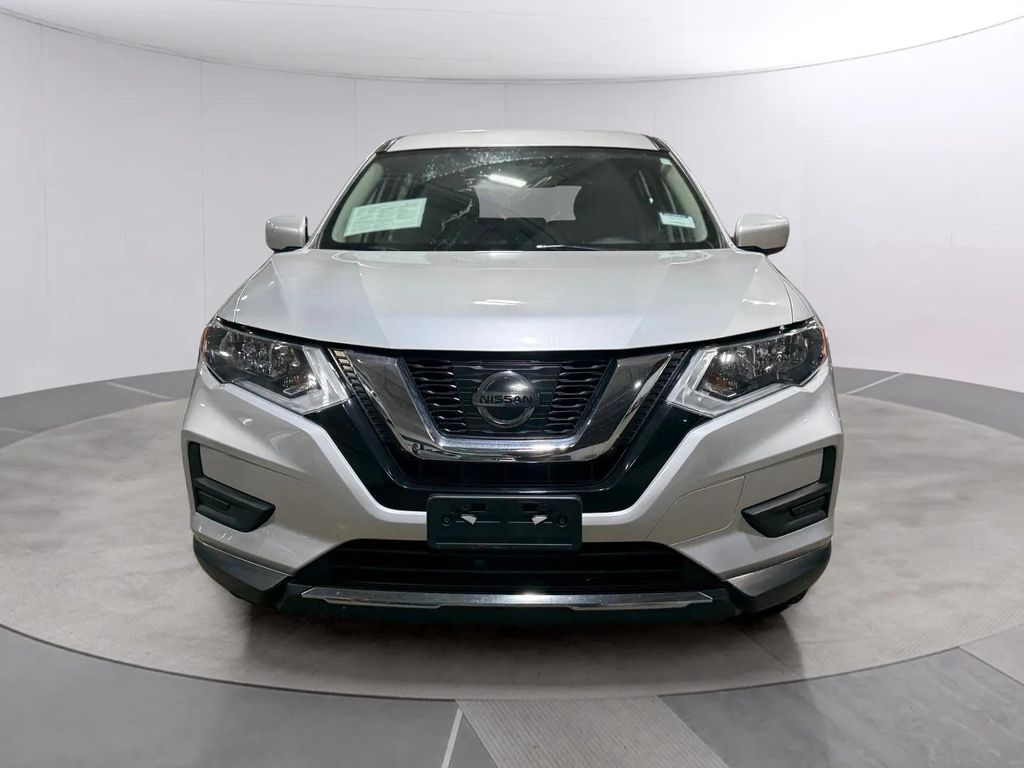 Used 2017 Brilliant Silver Nissan S image 8
