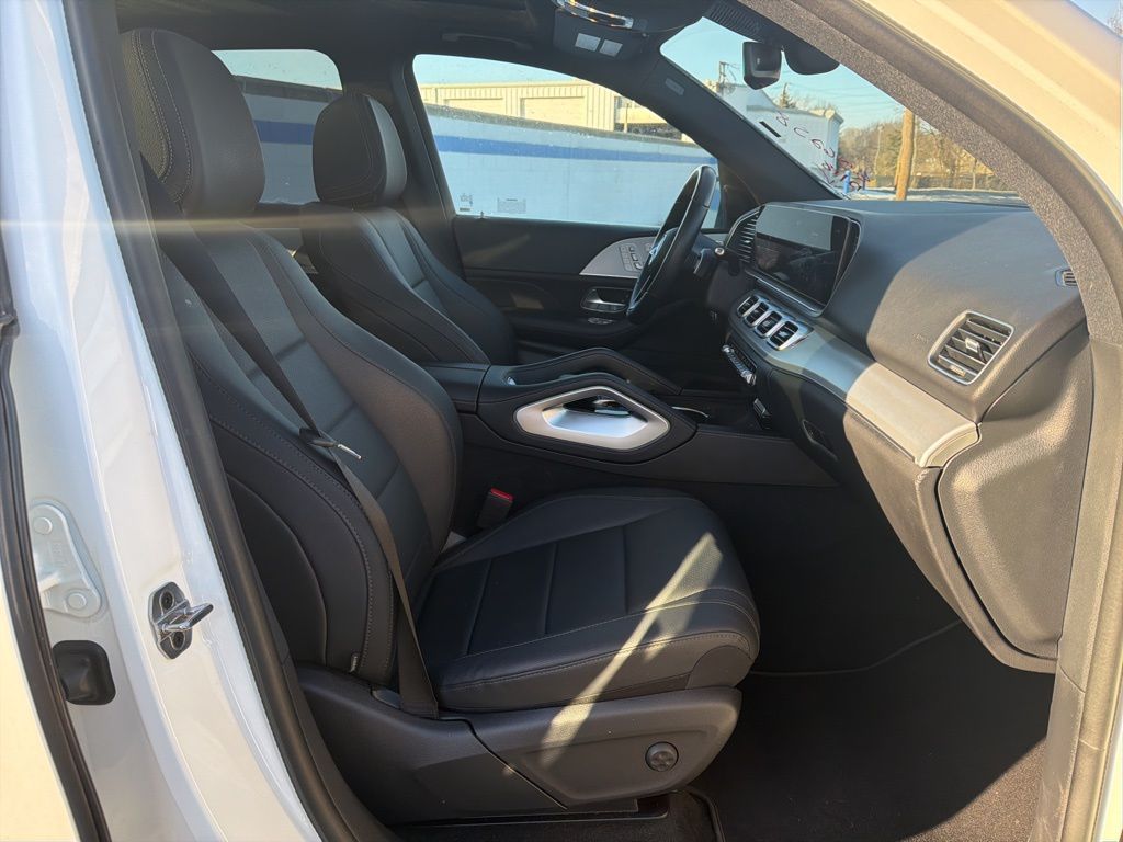 Thumbnail: 2025 Mercedes-Benz GLE - 26