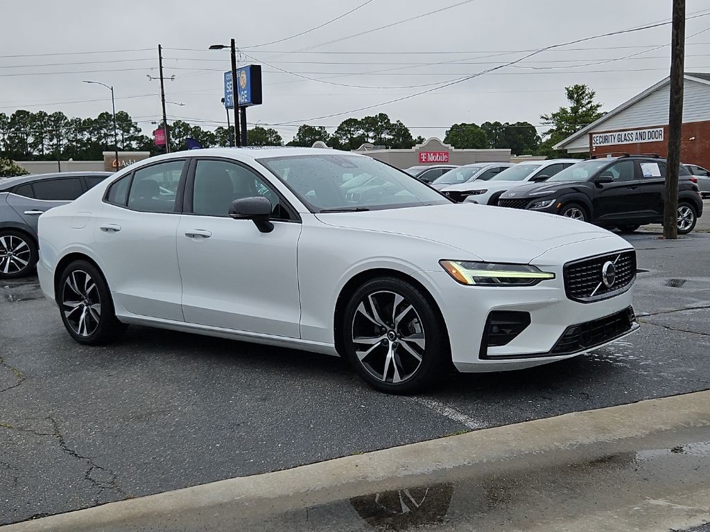 2024 Volvo S60 B5 Core Dark Theme AWD
