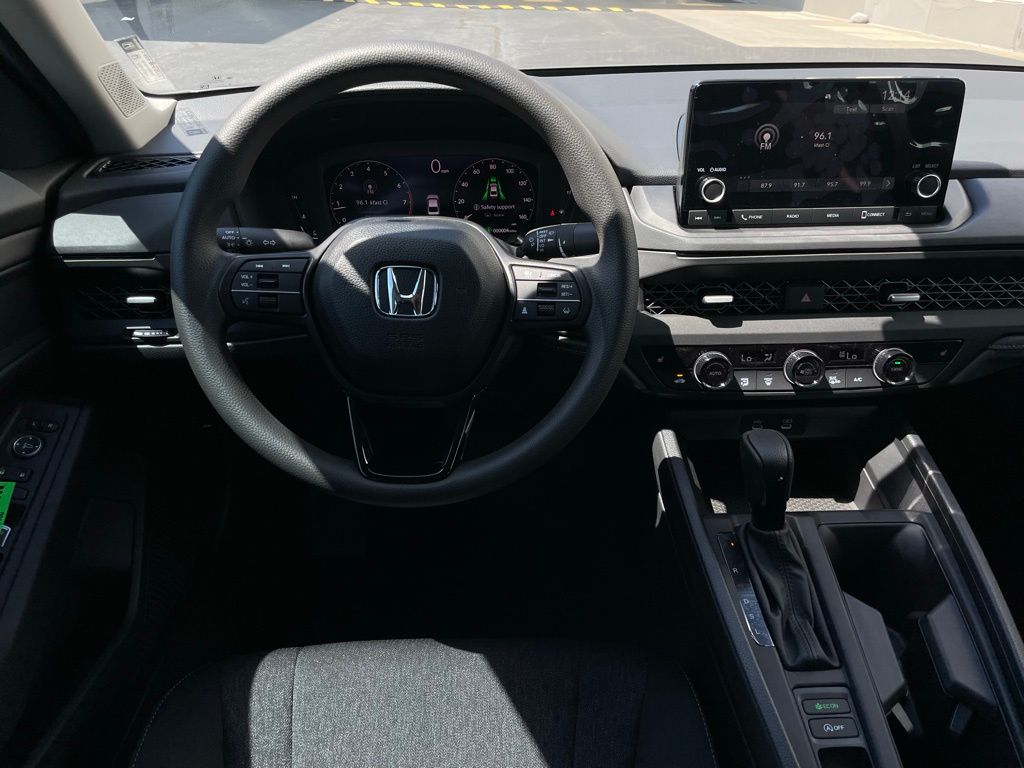 2025 Honda Accord SE 11