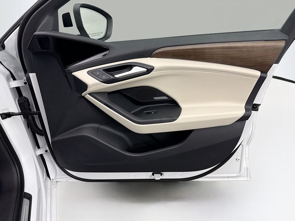 Thumbnail: 2025 Audi A6 - 25