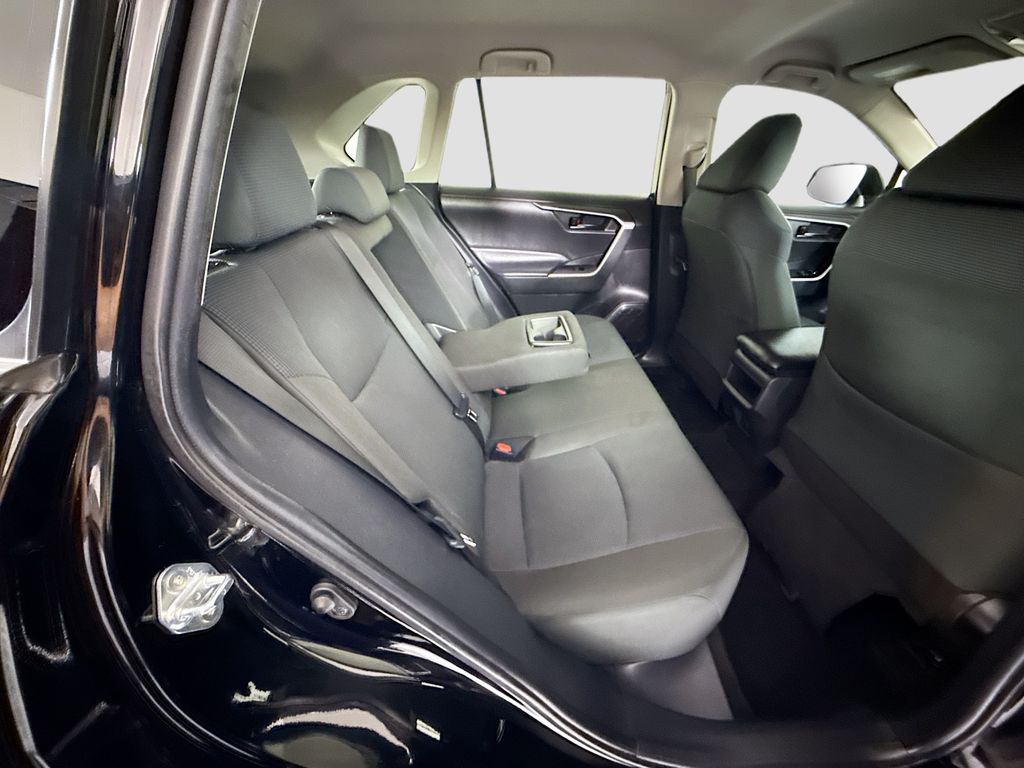 Thumbnail: 2021 Toyota RAV4 - 22
