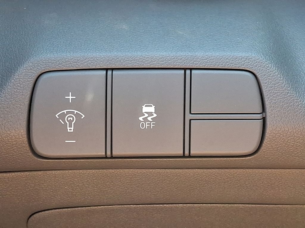 2026 Hyundai Elantra — photo 24
