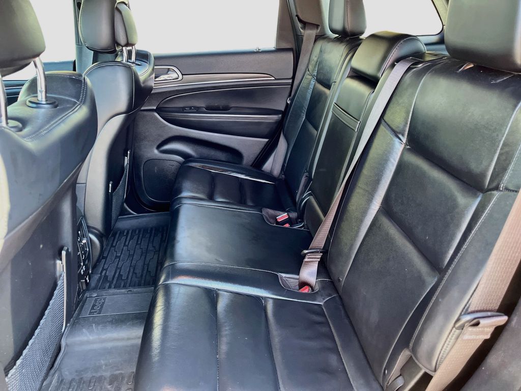 Used 2021 Gray Jeep Limited image 25