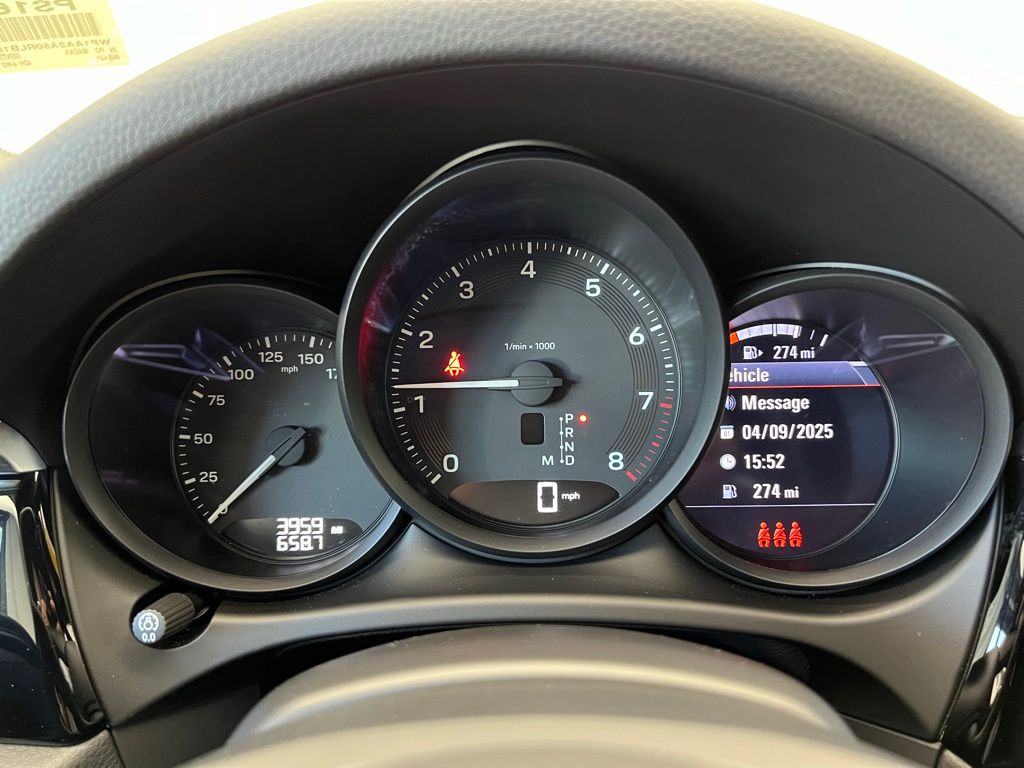 2024 Porsche Macan  10