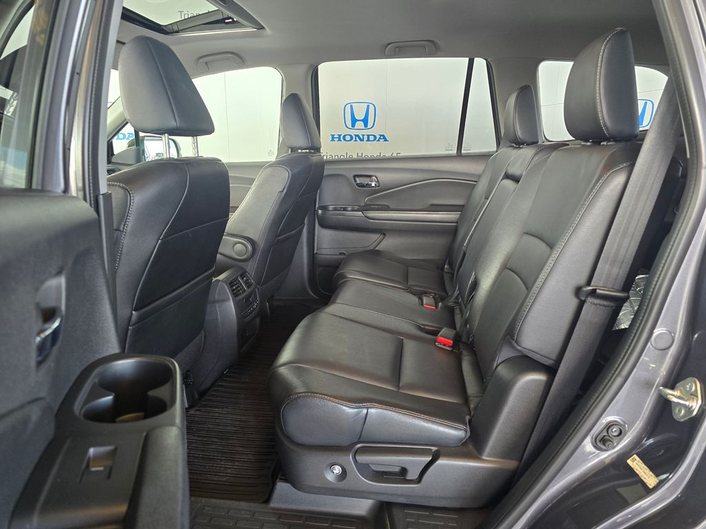 Thumbnail: 2016 Honda Pilot - 12