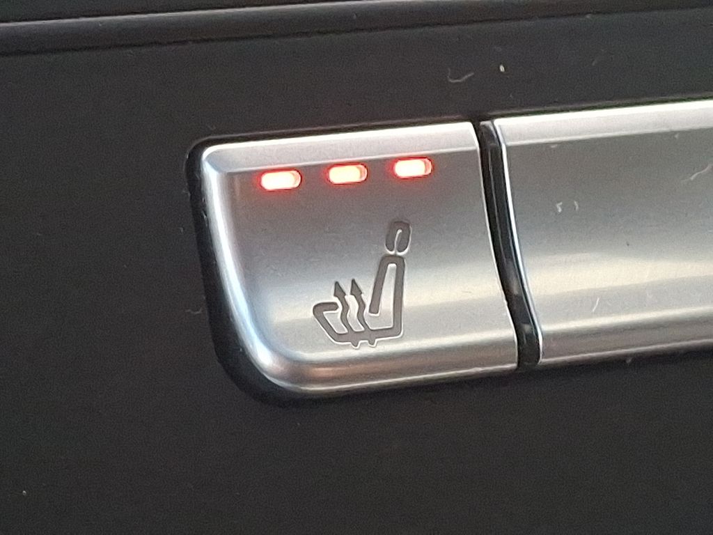 Thumbnail: 2016 Mercedes-Benz GL-Class - 25