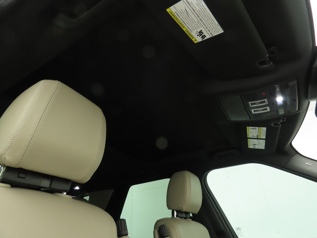 2020 Land Rover Discovery Landmark Edition 19