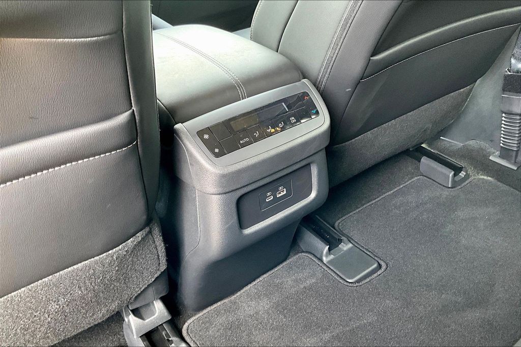 2024 Nissan Pathfinder SL - 10