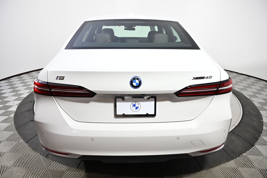 Thumbnail: 2026 BMW i5 - 4