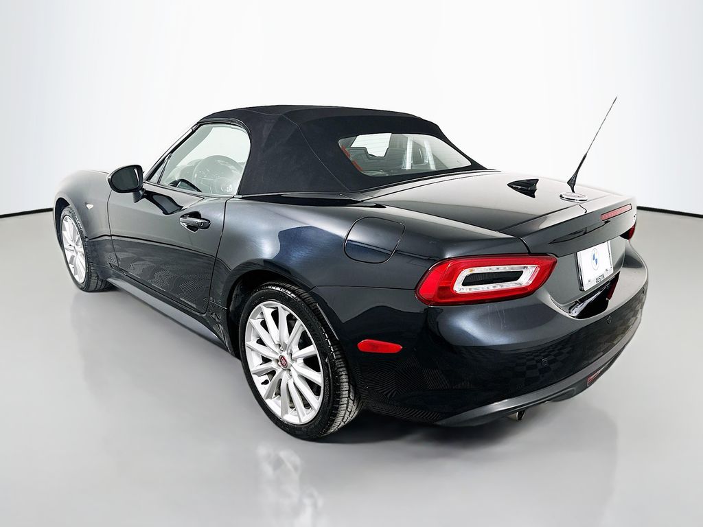 Thumbnail: 2017 Fiat 124 Spider - 7