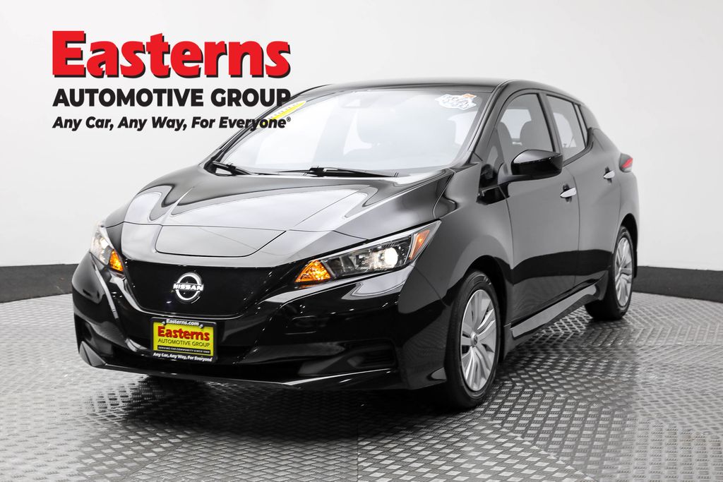 2023 Nissan Leaf S's photo