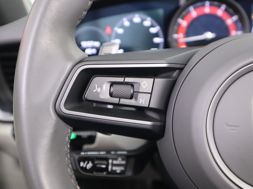 Thumbnail: 2021 Porsche 911 - 19