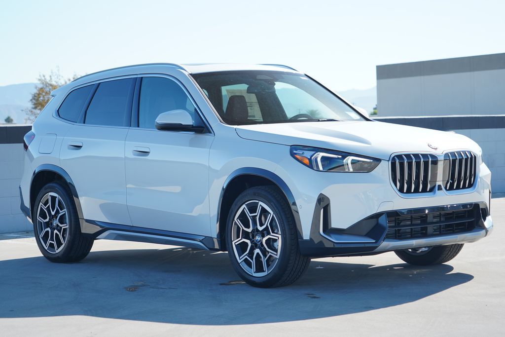 Thumbnail: 2027 BMW X1 - 3