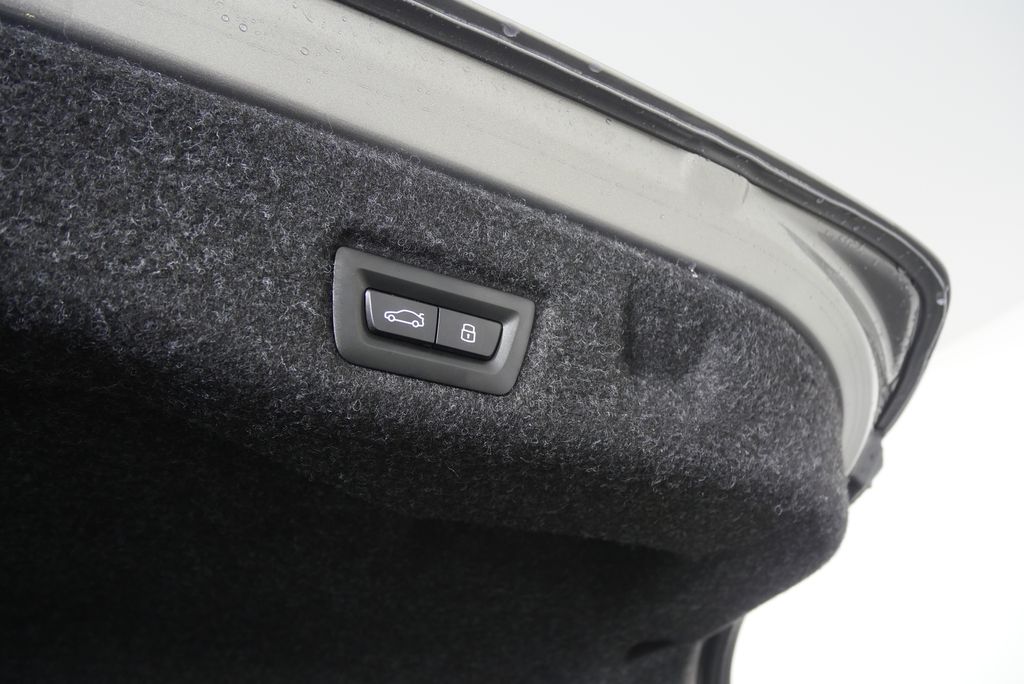 Thumbnail: 2025 BMW 5 Series - 18