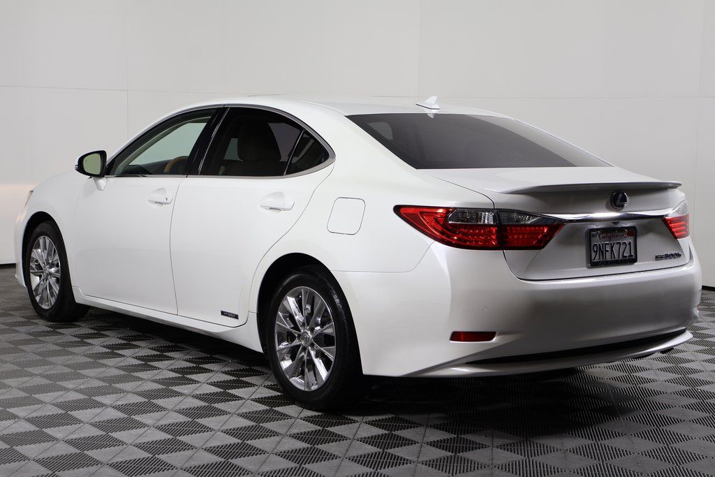 Thumbnail: 2014 Lexus ES - 6