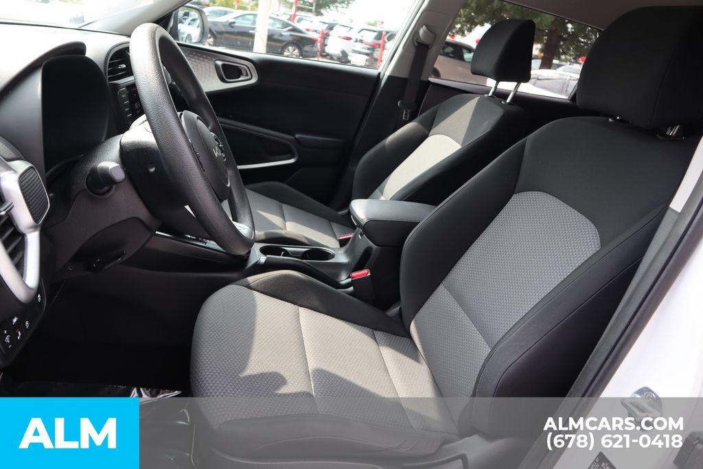 2023 Kia Soul LX photo 9