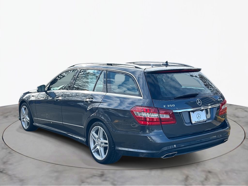 Thumbnail: 2011 Mercedes-Benz E-Class - 12