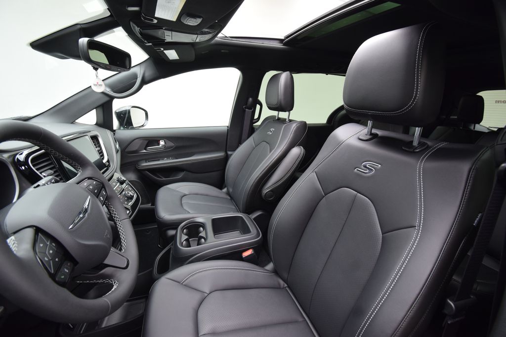 new 2026 Chrysler Pacifica car, priced at $44,465