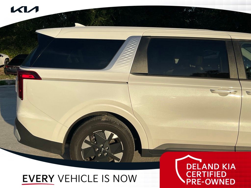 Used 2026 Kia Carnival Hybrid Van