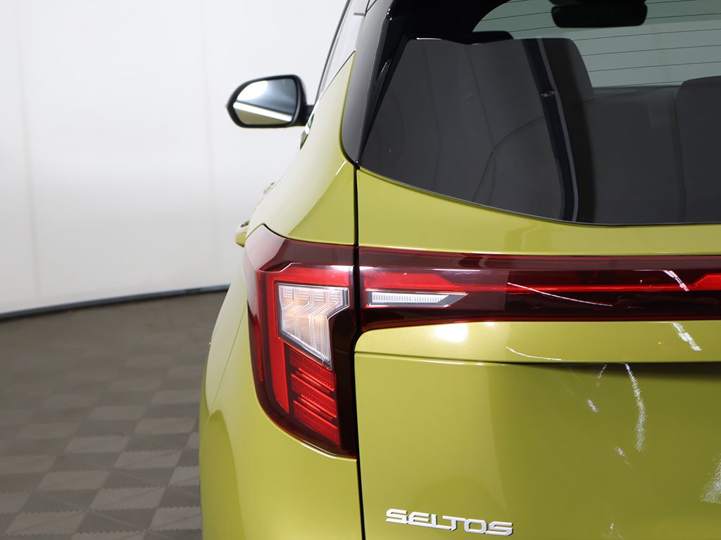 Used 2024 Green Kia S image 14
