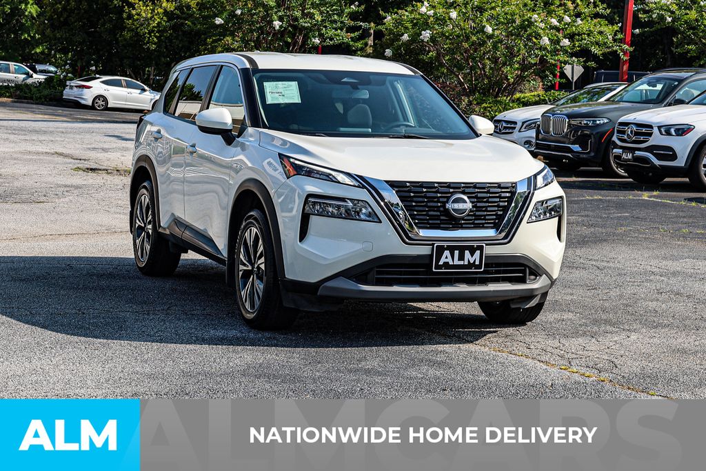 Used 2023 White Nissan SV image 4