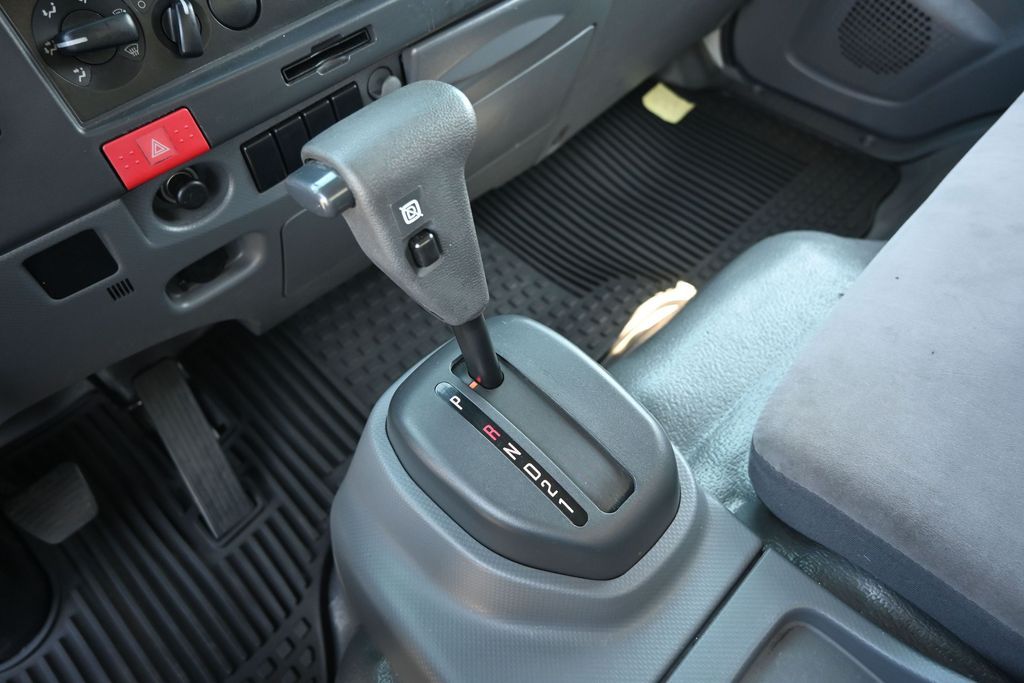 2013 Isuzu NPR DSL REG AT ECO-MAX 
