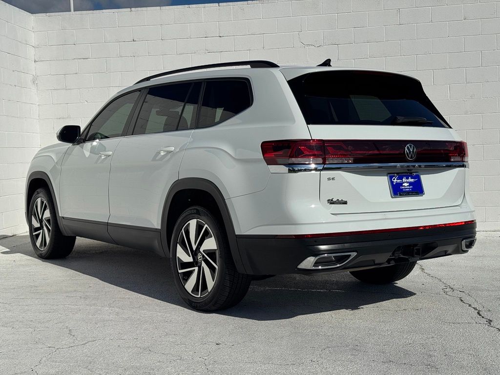 2025 Volkswagen Atlas 2.0T SE w/Technology Pure White - Jim Hudson Acura - Image 11
