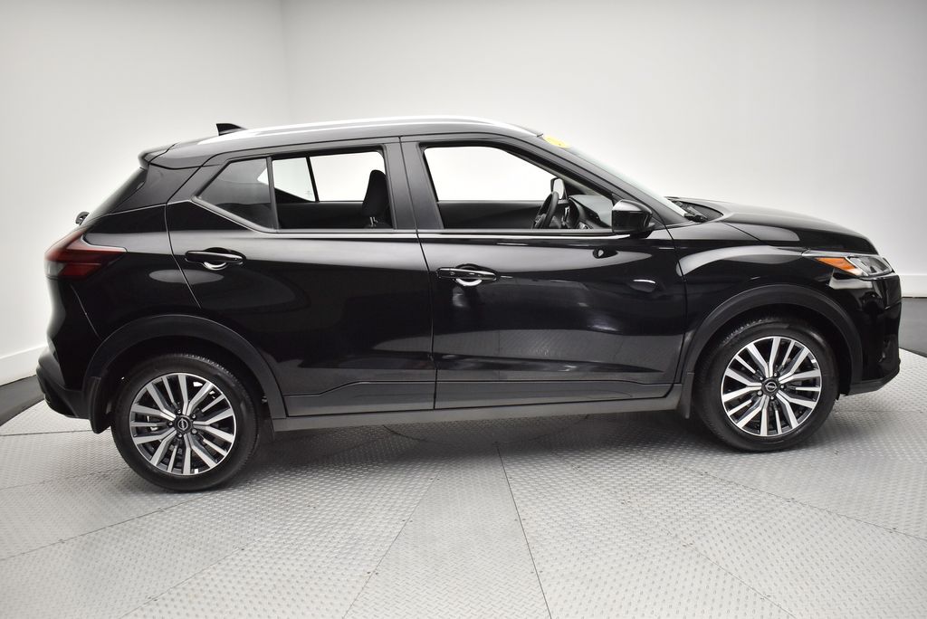 Thumbnail: 2024 Nissan Kicks - 4
