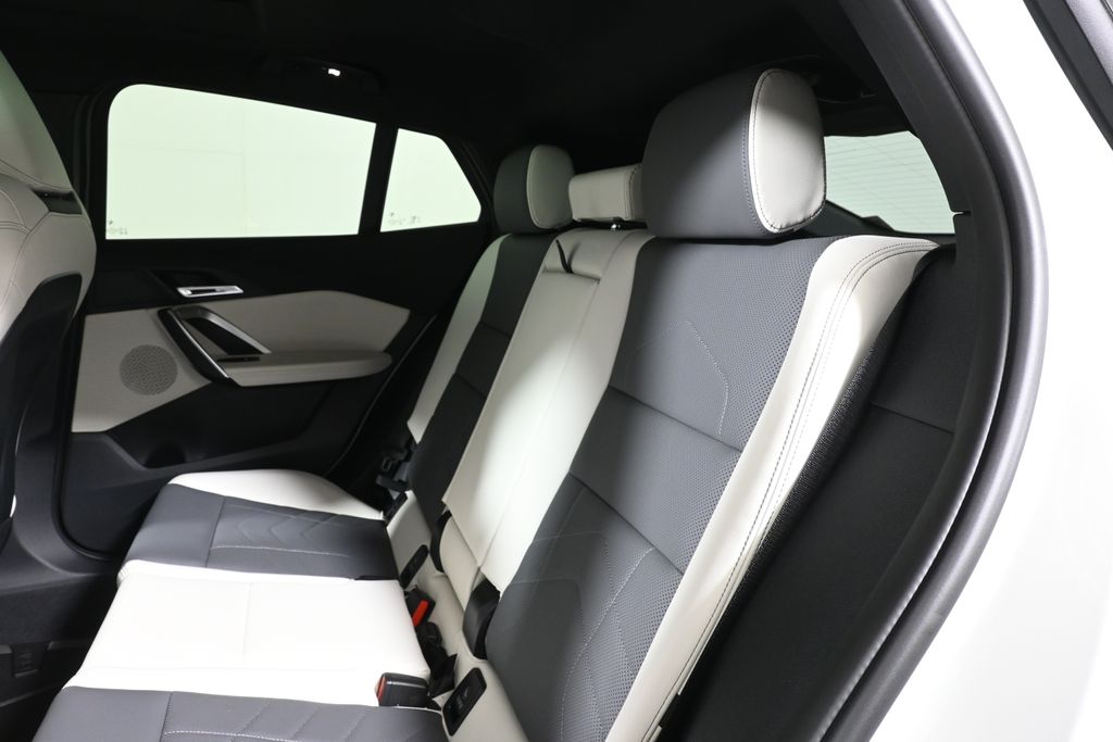Thumbnail: 2027 BMW X2 - 4