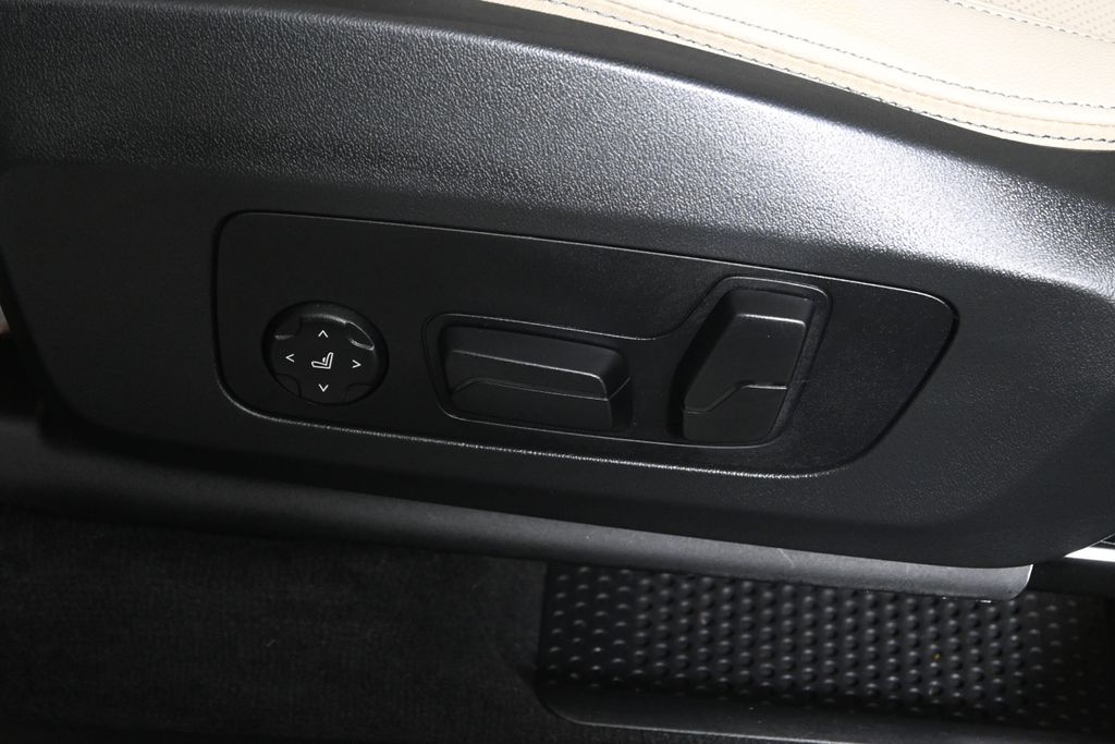 Thumbnail: 2025 BMW X1 - 27