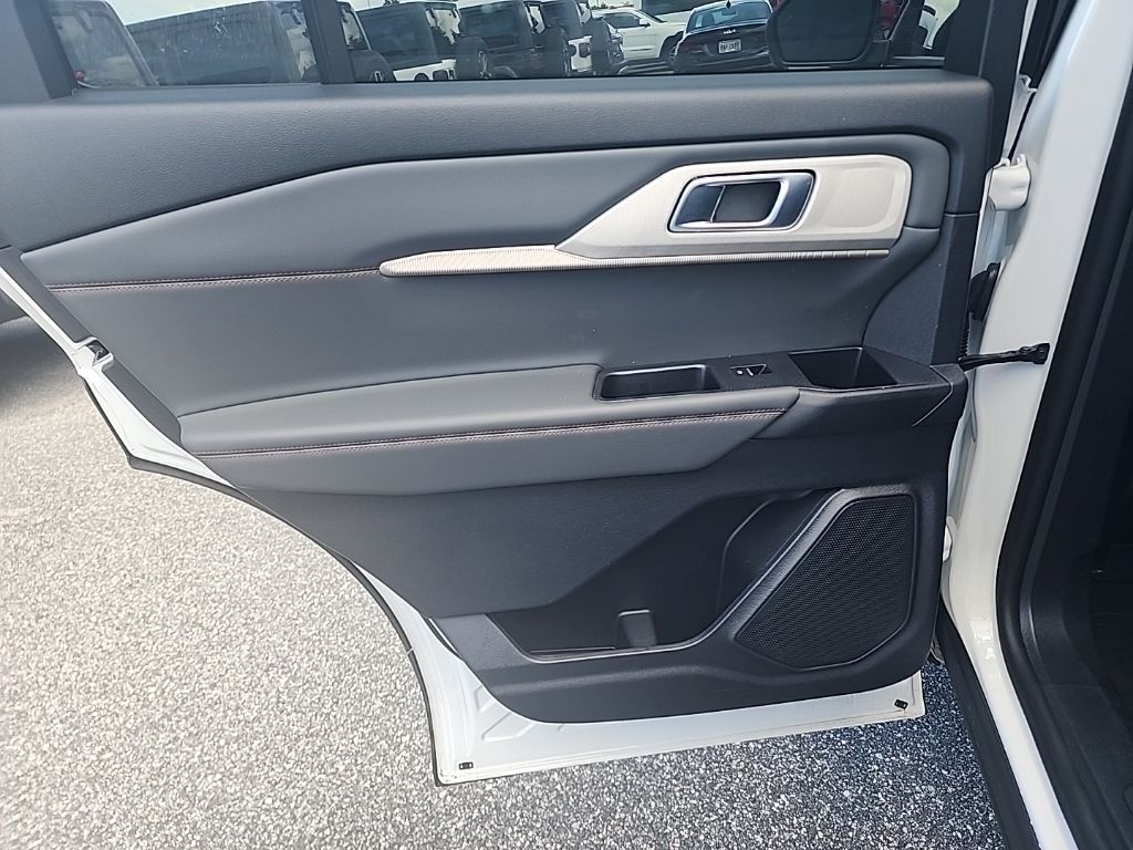 2026 White Metallic Ford Explorer Active RWD SUV