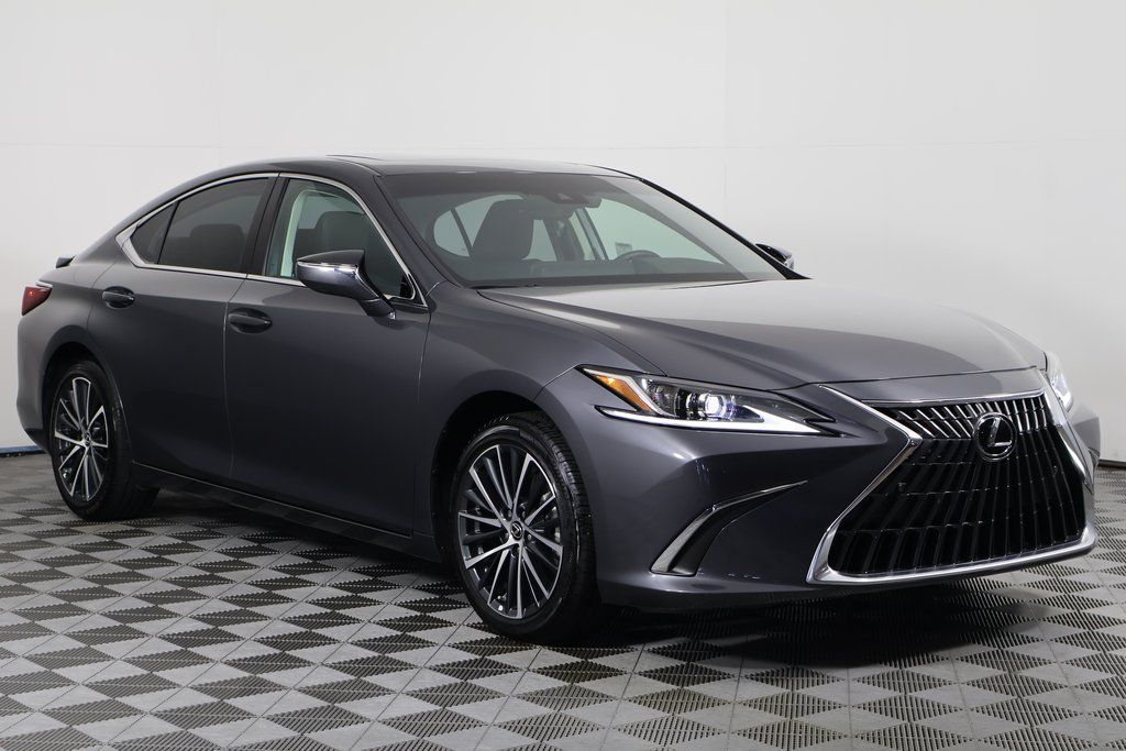 Thumbnail: 2025 Lexus ES - 3