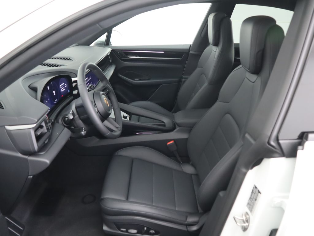 Thumbnail: 2025 Porsche Macan - 5